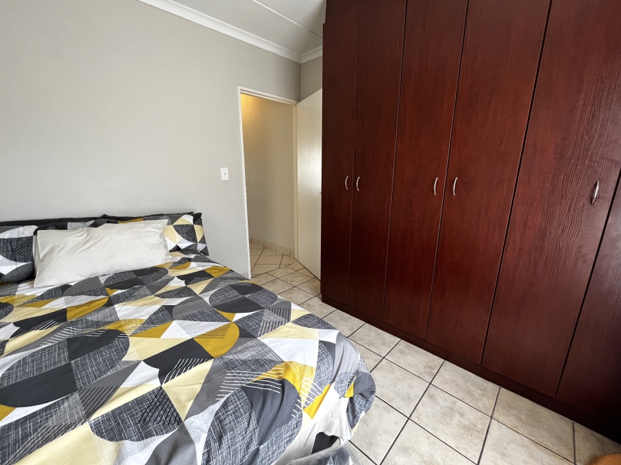 To Let 2 Bedroom Property for Rent in Burgundy Estate Western Cape